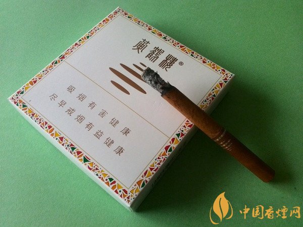 國產(chǎn)雪茄煙黃鶴樓雪之景5號(hào)好抽嗎 品吸機(jī)制茄雪之景5號(hào)